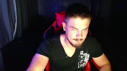 blueeyeboy0 online show from December 2, 9:56 pm