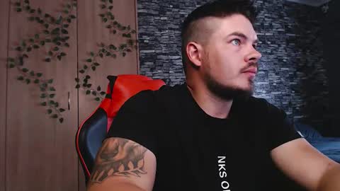 blueeyeboy0 online show from November 10, 11:57 am