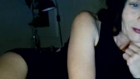 Snapshot of blueeyedlie chatting on September 29, 6:45 am Blueeyedlie online show from September 29, 6:45 am