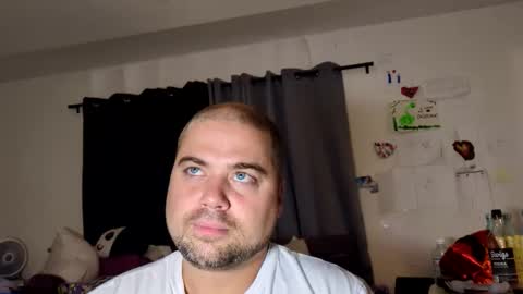 blueeyeme online show from October 19, 5:56 am