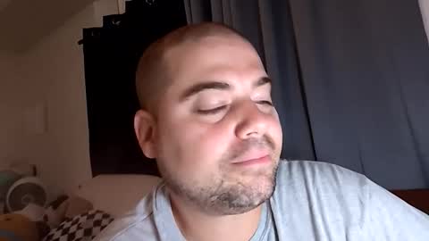 blueeyeme online show from October 18, 2:05 am