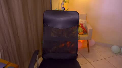 FLORAA online show from April 18, 2:19 pm