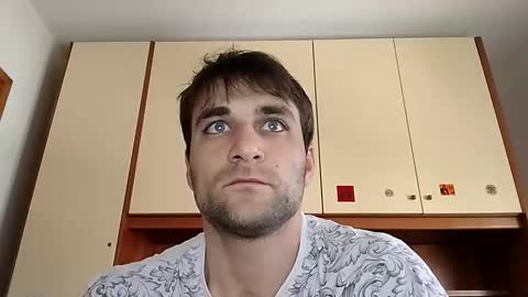 bluejoee online show from April 11, 8:18 am