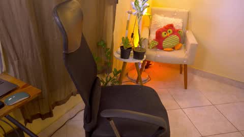 FLORAA online show from January 12, 1:07 pm