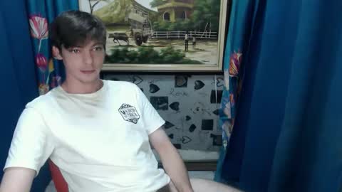 blueeyedboyisasia online show from May 9, 8:09 am