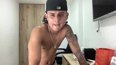 Bob  INDEPENDENT MODEL online show from September 28, 8:01 am