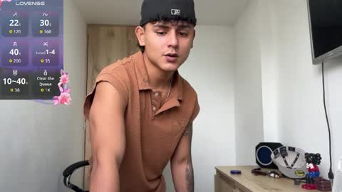 Bob  INDEPENDENT MODEL online show from April 7, 5:15 pm