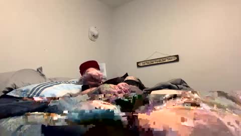 Snapshot of bodyart85_19 chatting on December 4, 2:25 am Bodyart85 19 online show from December 4, 2:25 am