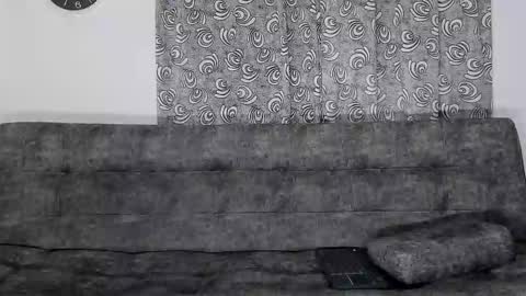 Bonnie  Clyde online show from February 7, 2:14 am