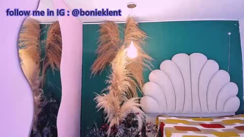 bonieklent online show from March 8, 3:17 am