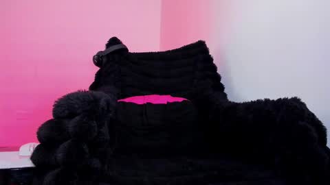 Bonnie Help me reach 500 likes online show from January 14, 8:50 pm