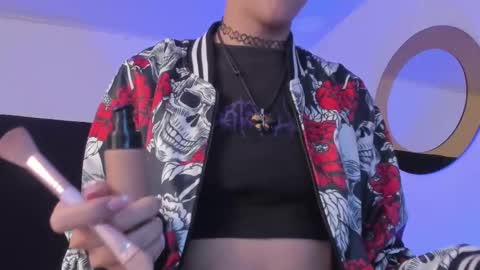   online show from March 1, 11:39 am