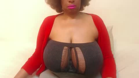 Snapshot of boobyqueen24 chatting on February 17, 5:23 pm boobyqueen online show from February 17, 5:23 pm