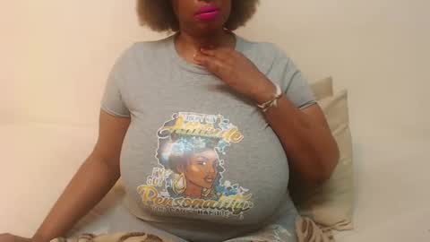 Snapshot of boobyqueen24 chatting on February 18, 9:09 pm boobyqueen online show from February 18, 9:09 pm