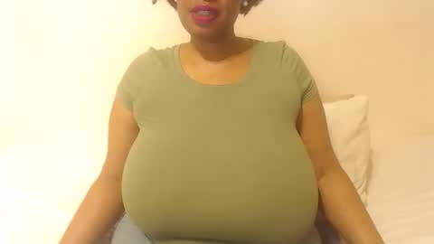 Snapshot of boobyqueen24 chatting on September 8, 4:39 pm boobyqueen online show from September 8, 4:39 pm