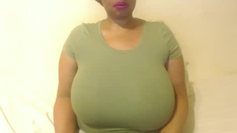 Snapshot of boobyqueen24 chatting on September 10, 1:39 am boobyqueen online show from September 10, 1:39 am