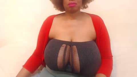 Snapshot of boobyqueen24 chatting on January 13, 6:49 am boobyqueen online show from January 13, 6:49 am