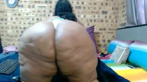 bootytwerkxxx online show from March 7, 8:25 am