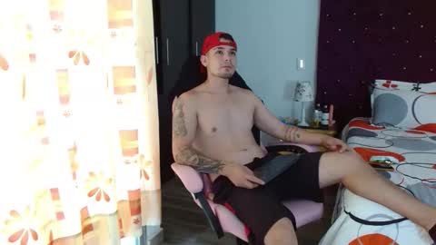 booyhott_ online show from October 22, 7:48 pm