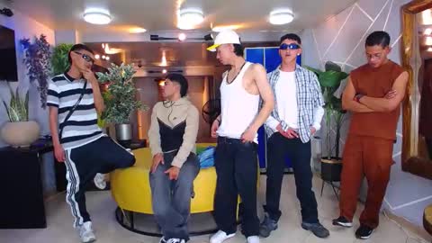 THOMAS AND DAMIAND online show from September 30, 5:07 am