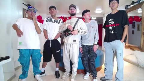 THOMAS AND DAMIAND online show from January 28, 4:08 am