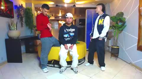 THOMAS AND DAMIAND online show from September 29, 5:06 am