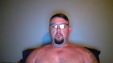 bowtieguy84 online show from June 14, 2:46 am