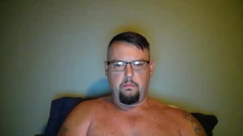 bowtieguy84 online show from June 17, 2:27 am