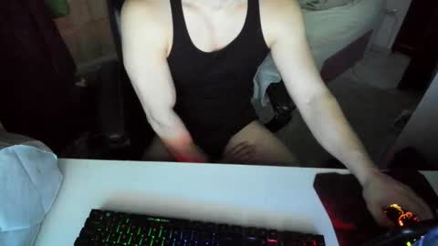 boy_boy22 online show from January 3, 4:48 pm