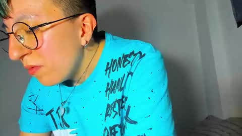 Edward ftm trans queerslave online show from December 17, 2:07 am