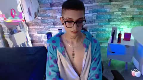boyfox_tay online show from September 24, 4:19 am