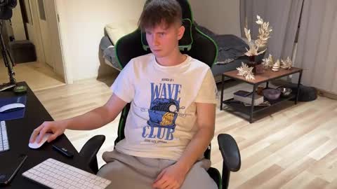 Eddie online show from December 15, 5:53 pm