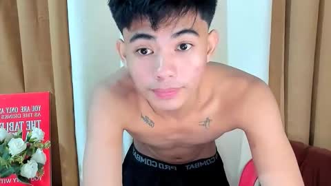 HI IM JAMES DONT FORGET GIVE ME THUMBS UP AND JOIN TO MY FANCLUB online show from November 27, 6:37 pm