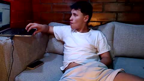 boynick777 online show from October 20, 1:32 am