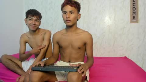 ALEX - TAYLER  -MIKE online show from March 25, 1:23 am