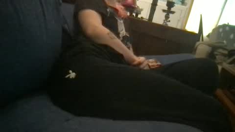 boywithbug online show from January 31, 5:10 pm