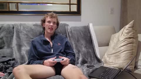 Boyyhb online show from December 22, 1:45 am