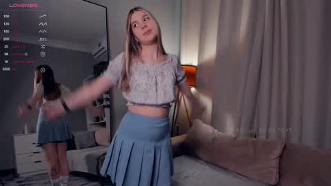 Nicole online show from March 2, 7:43 am