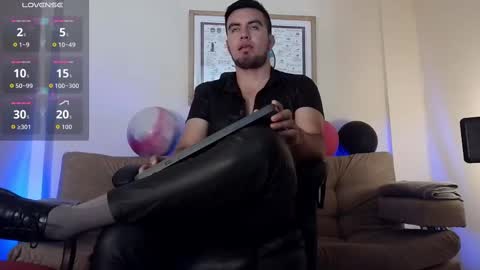 Bradley Colton Independ Model online show from October 7, 3:30 pm