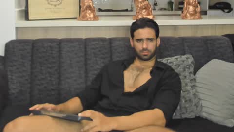 bradleymartin7 online show from February 1, 1:44 am