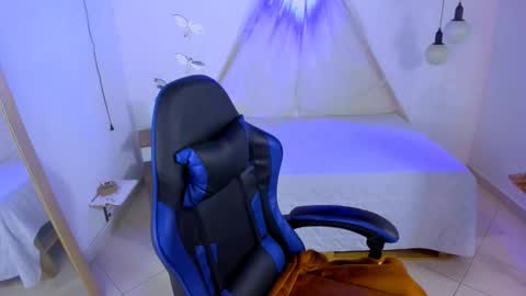 B R A N D online show from November 24, 11:20 am