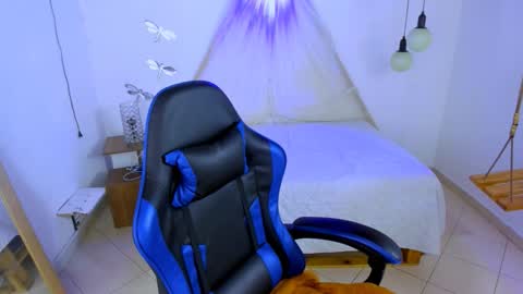 B R A N D online show from December 1, 9:40 am