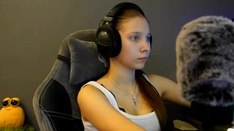 Alice online show from December 22, 3:52 pm