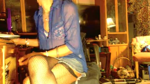 Snapshot of brandibme2 chatting on December 22, 4:39 am Brandi online show from December 22, 4:39 am