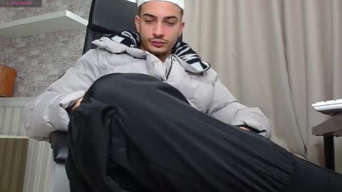 BrandonTateX online show from November 26, 8:00 am