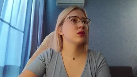 Belle  online show from October 18, 3:33 am