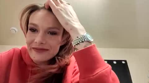 bratlips online show from November 8, 9:34 am