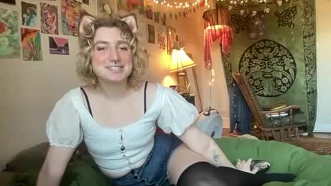 Sarah Rose online show from March 7, 9:59 pm