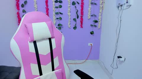 bratz_evans online show from January 7, 2:30 pm