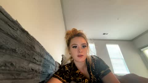 breezybabyy00 online show from October 9, 8:03 pm